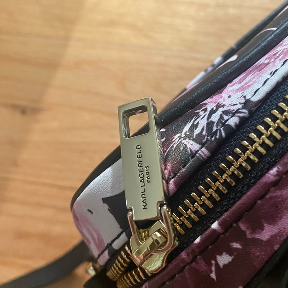 NWT Karl Lagerfeld floral crossbody camera bag - Picture 4 of 5
